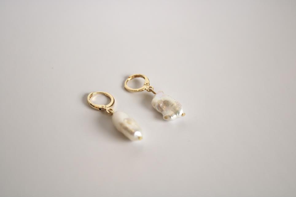 Kimmy Pearl Teardrop Huggie